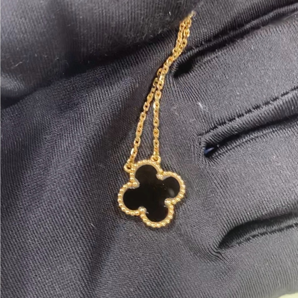 VCS Vintage Alhambra Pendant Necklace - Black - Picture 2 of 3